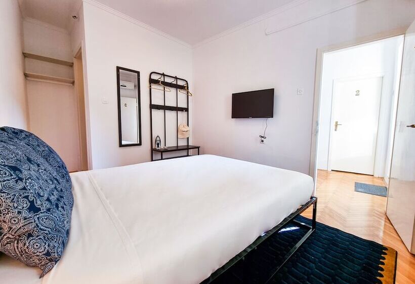 ペンション De Spot Guest House