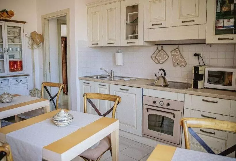 ペンション S Ard Guest House Sassari