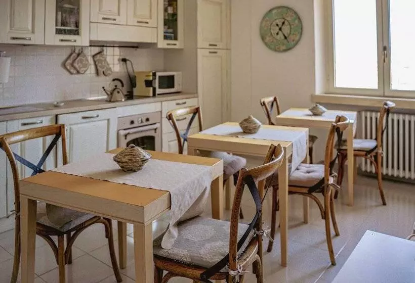 ペンション S Ard Guest House Sassari