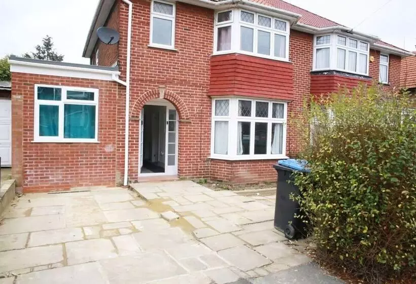 Residenssi Deluxe 4 Bed House Close2 Wembley Stadium