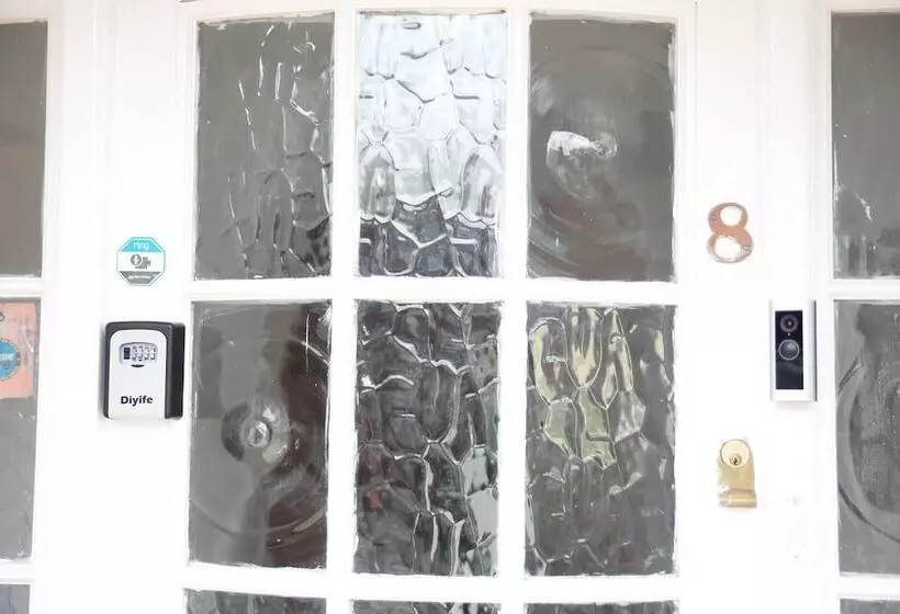 Residenssi Deluxe 4 Bed House Close2 Wembley Stadium