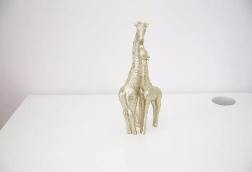 Residenssi Deluxe 4 Bed House Close2 Wembley Stadium