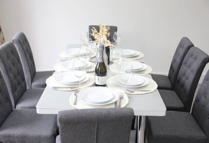 إقامة Deluxe 4 Bed House Close2 Wembley Stadium