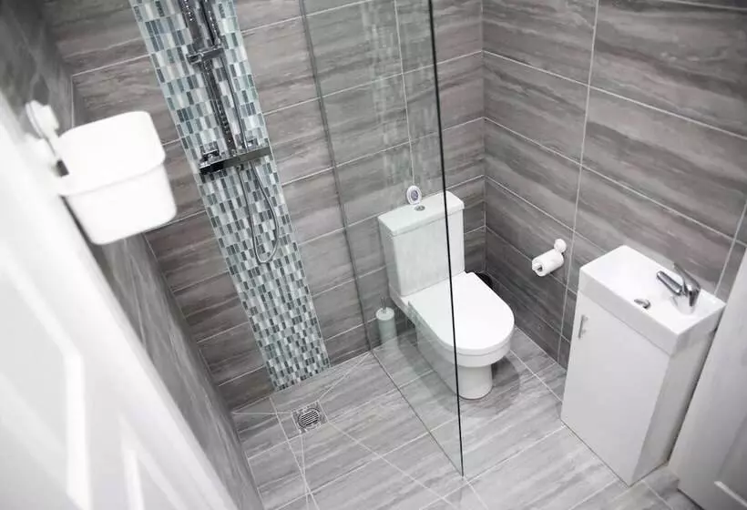 Residenssi Deluxe 4 Bed House Close2 Wembley Stadium