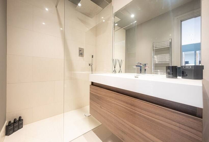 Residentie Luxury 2 Bed House In Cheltenham