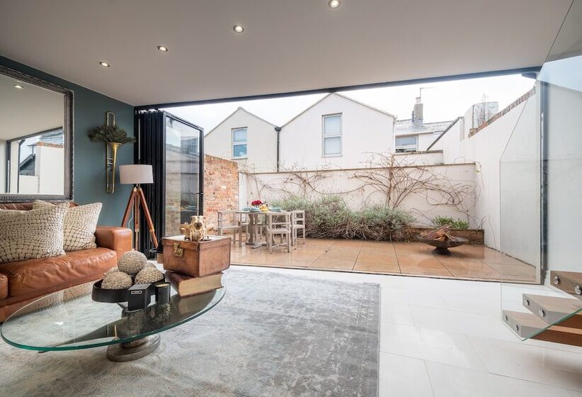 Residentie Luxury 2 Bed House In Cheltenham