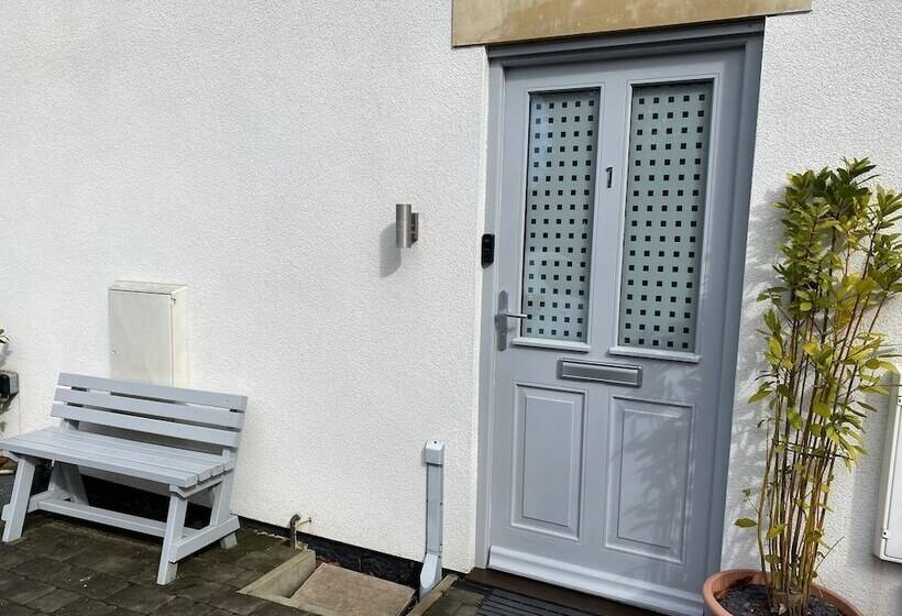 Residens Modern 2 Bed House And Parking Tibshelf Derbyshire