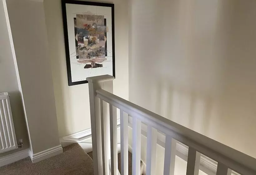 Residenssi Modern 2 Bed House And Parking Tibshelf Derbyshire