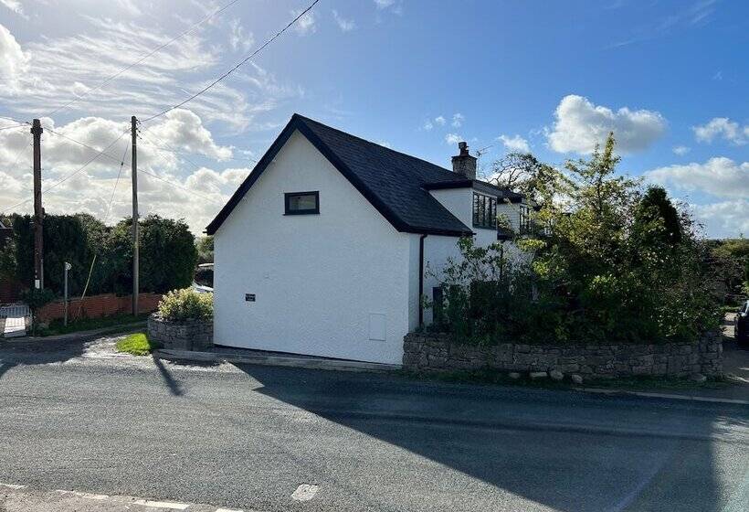 Ty Gwyn Holiday Cottage