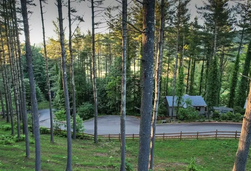 Heritage Hill Cabins