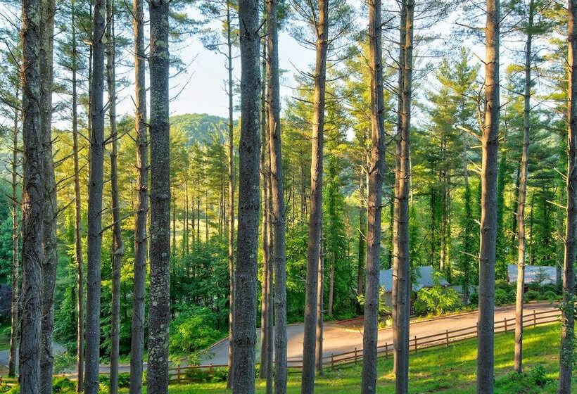 Heritage Hill Cabins