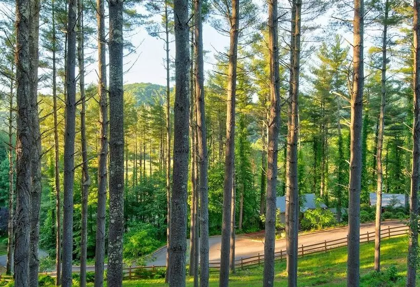 Heritage Hill Cabins