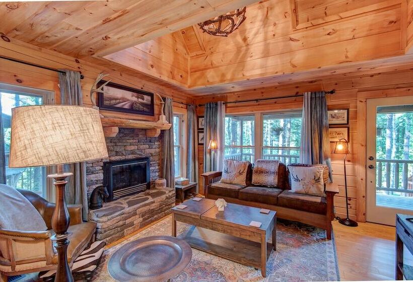 Heritage Hill Cabins