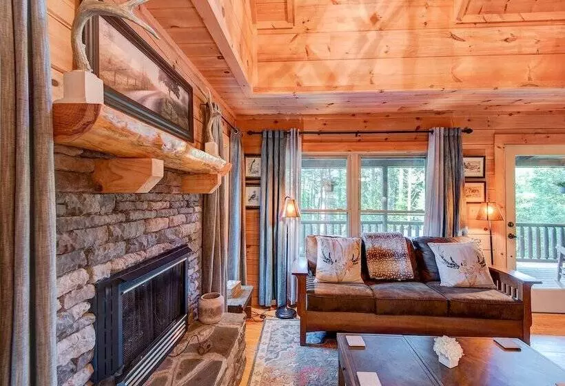 Heritage Hill Cabins