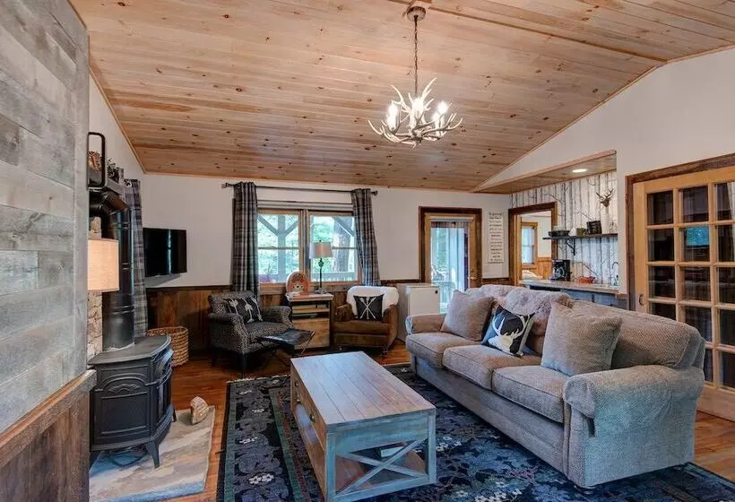 Heritage Hill Cabins