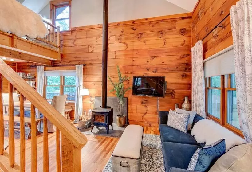 Heritage Hill Cabins