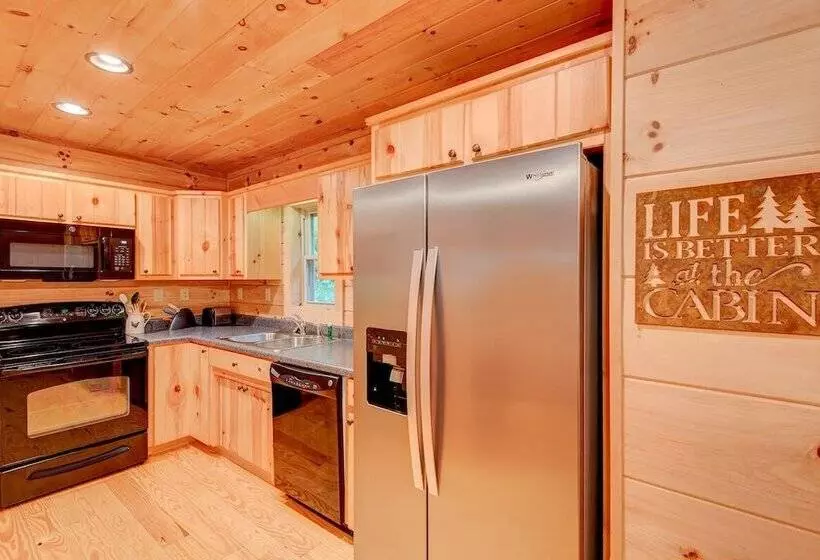 Heritage Hill Cabins