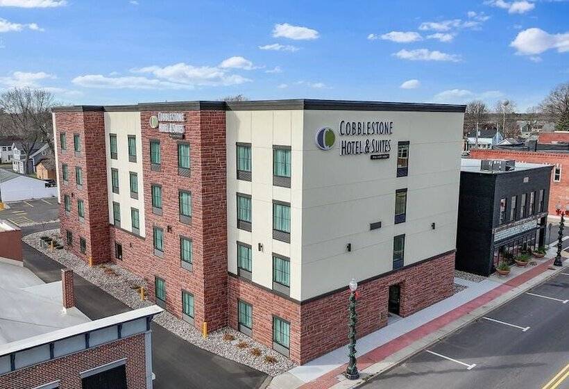 Cobblestone Hotel & Suites Mosinee