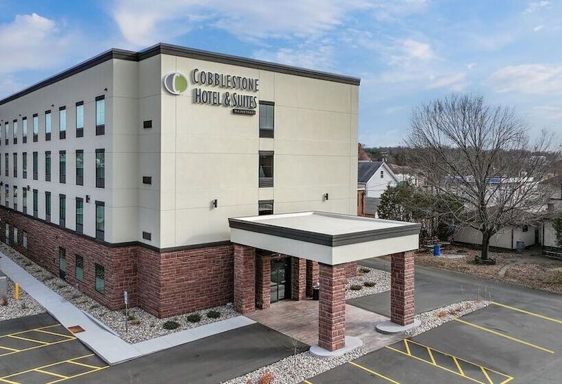 Cobblestone Hotel & Suites Mosinee