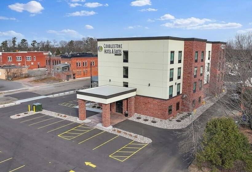 Cobblestone Hotel & Suites Mosinee