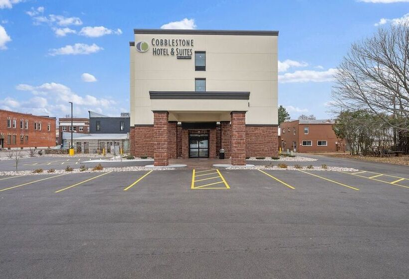 Cobblestone Hotel & Suites Mosinee
