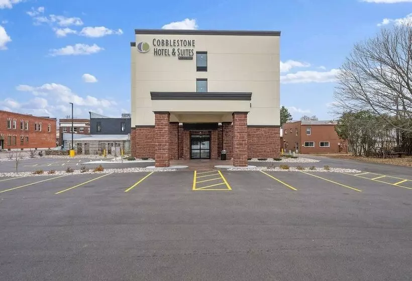 Cobblestone Hotel & Suites   Mosinee