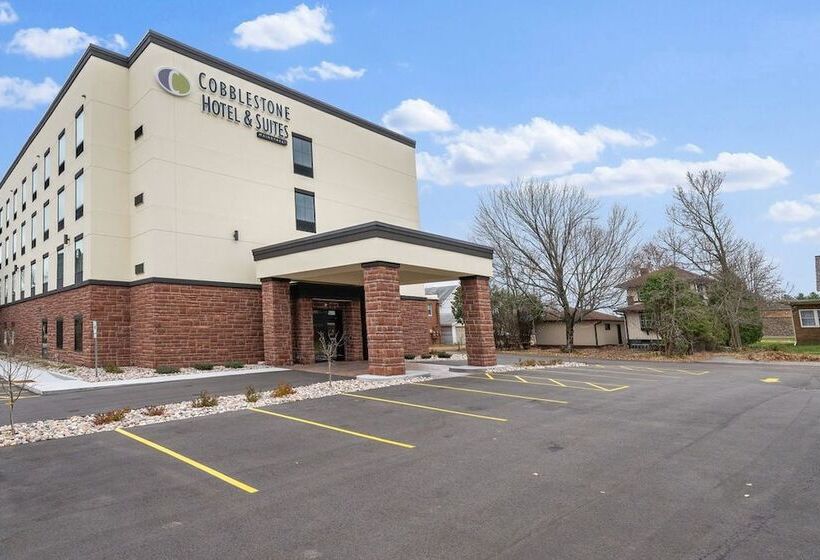 Cobblestone Hotel & Suites Mosinee