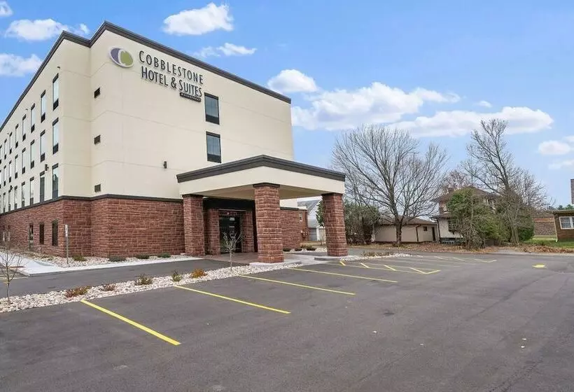 Cobblestone Hotel & Suites   Mosinee
