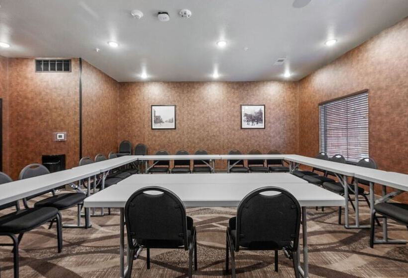 Cobblestone Hotel & Suites Mosinee