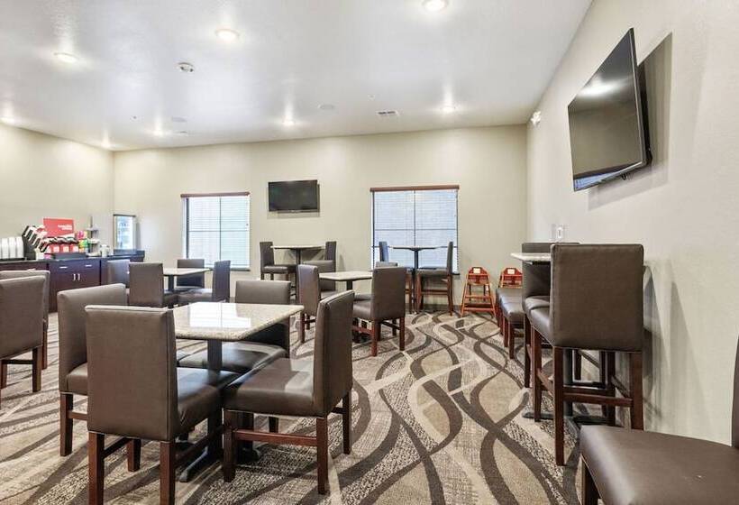 Cobblestone Hotel & Suites Mosinee