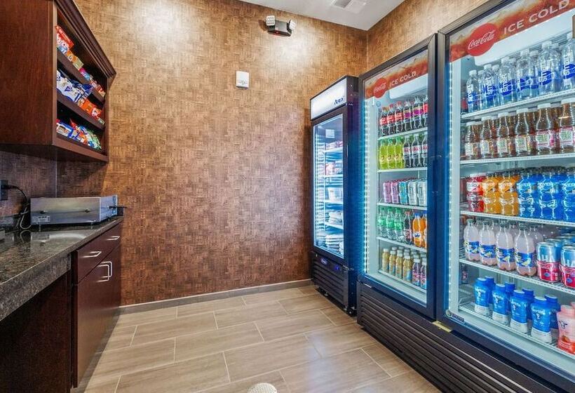 Cobblestone Hotel & Suites Mosinee