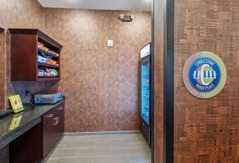 Cobblestone Hotel & Suites Mosinee