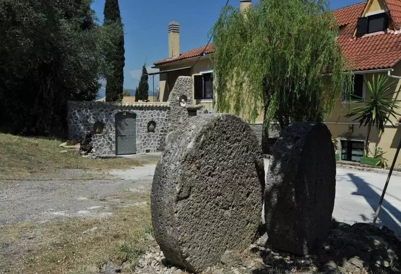 ホテル Corfu Green Paradise   Luxury Villa In Mistralatika, Kato Korakiana