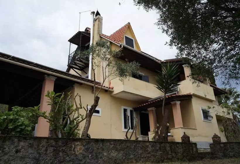 ホテル Corfu Green Paradise   Luxury Villa In Mistralatika, Kato Korakiana
