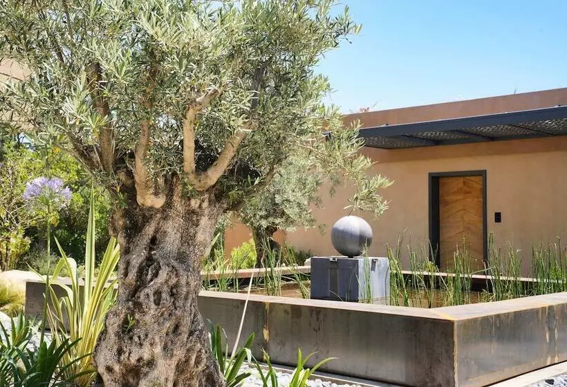 Hotelli Les Regalia Hôtel & Spa