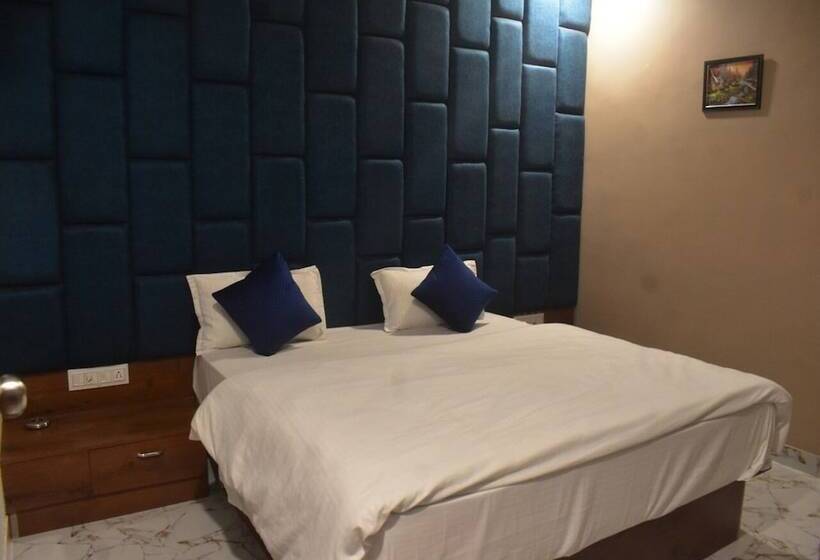 Peradiot Hotel   Vastrapur