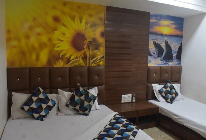 Peradiot Hotel   Vastrapur