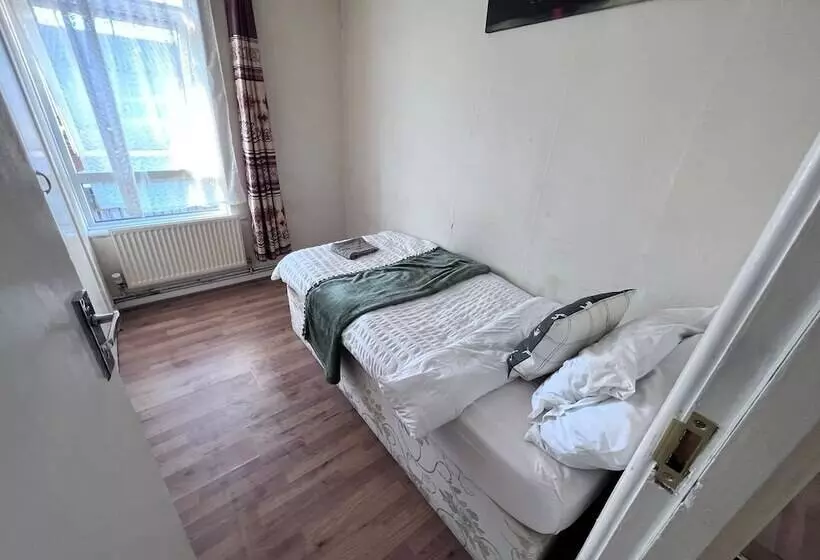 レジデンス Beautiful 3 Bed House In High Wycombe