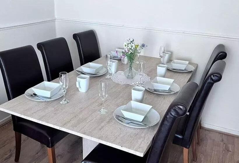 レジデンス Beautiful 3 Bed House In High Wycombe