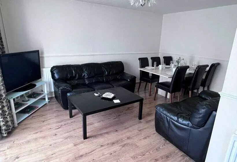 レジデンス Beautiful 3 Bed House In High Wycombe