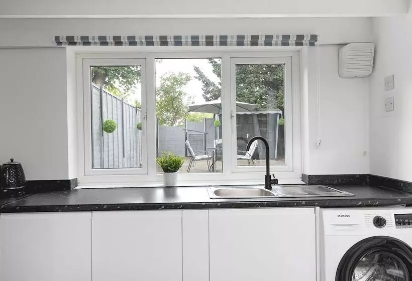 Skyvillion East Finchley London 2bedroom