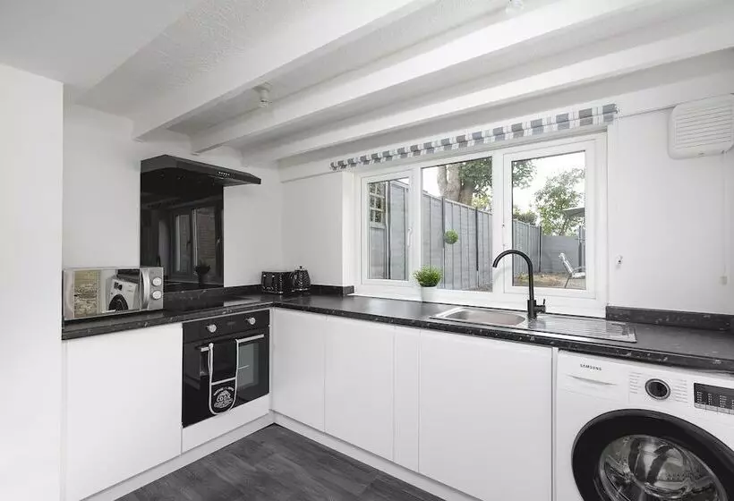 Skyvillion East Finchley London 2bedroom