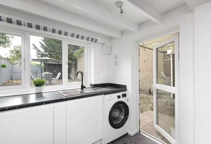 Skyvillion East Finchley London 2bedroom