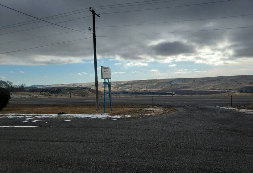 The Bliss Hotel Motel