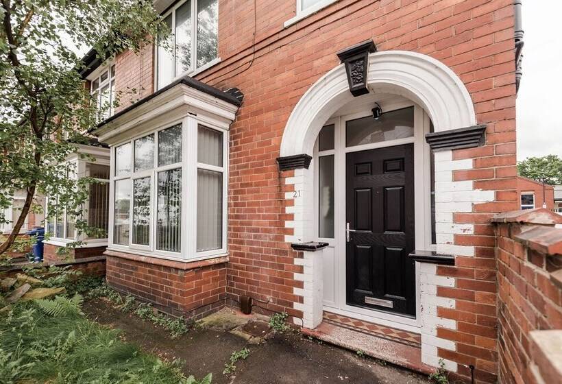 21 Roberts Residence