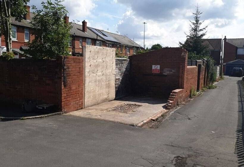 21 Roberts Residence