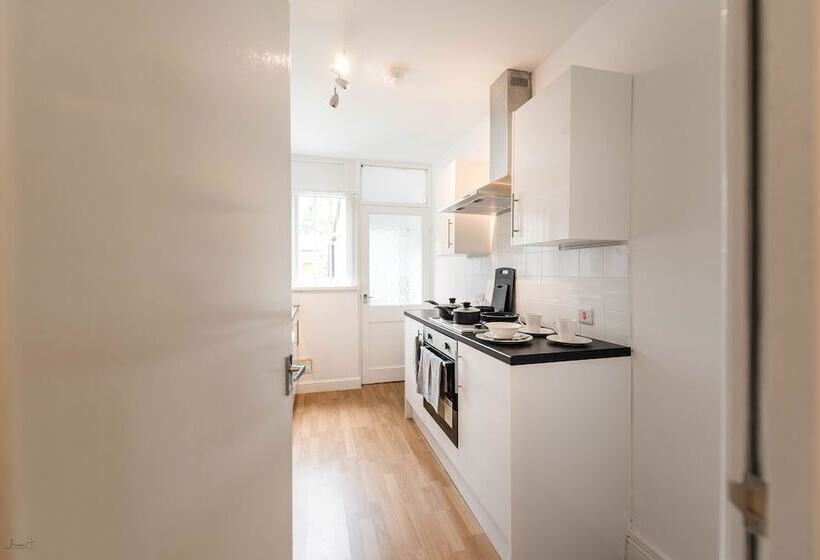 21 Roberts Residence