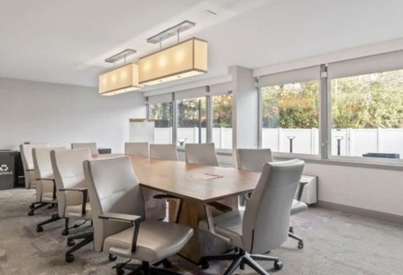 315 Loso Hotel Airport