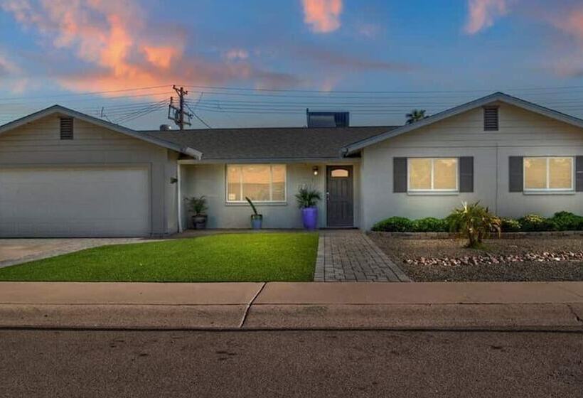 Amazing 4 Bdrm W/backyard Paradise In Scottsdale!