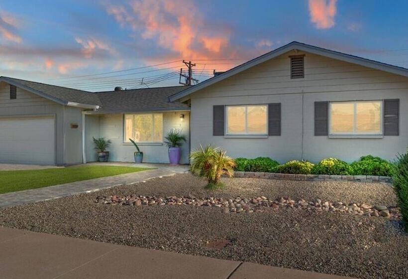 Amazing 4 Bdrm W/backyard Paradise In Scottsdale!